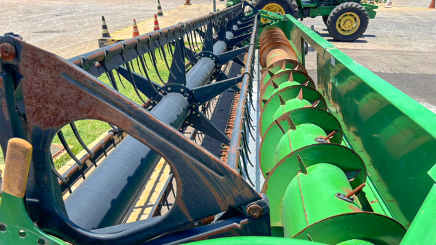 LOTE 21 - COLHEITADEIRA 9650 E PLATAFORMA 630 JOHN DEERE ANO 2008