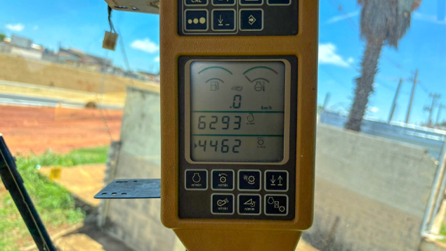 LOTE 21 - COLHEITADEIRA 9650 E PLATAFORMA 630 JOHN DEERE ANO 2008