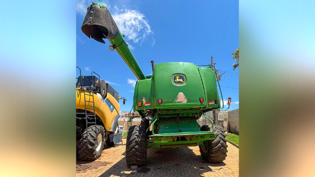 LOTE 21 - COLHEITADEIRA 9650 E PLATAFORMA 630 JOHN DEERE ANO 2008
