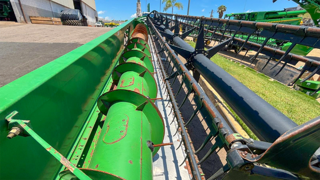 LOTE 21 - COLHEITADEIRA 9650 E PLATAFORMA 630 JOHN DEERE ANO 2008