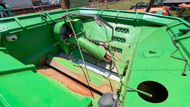 LOTE 21 - COLHEITADEIRA 9650 E PLATAFORMA 630 JOHN DEERE ANO 2008