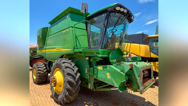 LOTE 21 - COLHEITADEIRA 9650 E PLATAFORMA 630 JOHN DEERE ANO 2008
