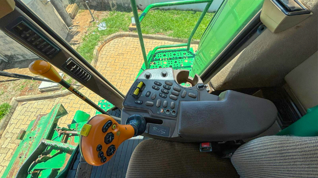 LOTE 21 - COLHEITADEIRA 9650 E PLATAFORMA 630 JOHN DEERE ANO 2008