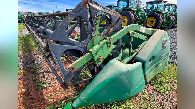 LOTE 22 - COLHEITADEIRA 1550 E PLATAFORMA 622 JOHN DEERE ANO 2004