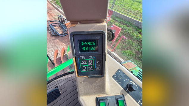 LOTE 22 - COLHEITADEIRA 1550 E PLATAFORMA 622 JOHN DEERE ANO 2004