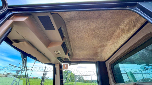 LOTE 22 - COLHEITADEIRA 1550 E PLATAFORMA 622 JOHN DEERE ANO 2004