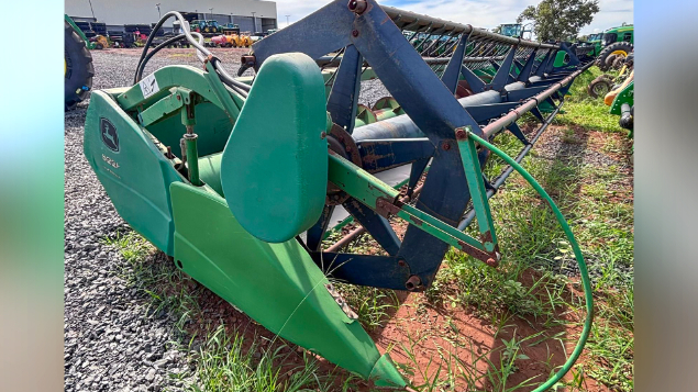 LOTE 22 - COLHEITADEIRA 1550 E PLATAFORMA 622 JOHN DEERE ANO 2004