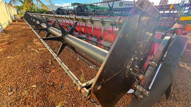 LOTE 24 - COLHEITADEIRA 2688 E PLATAFORMA 30 PÉS CASE ANO 2011