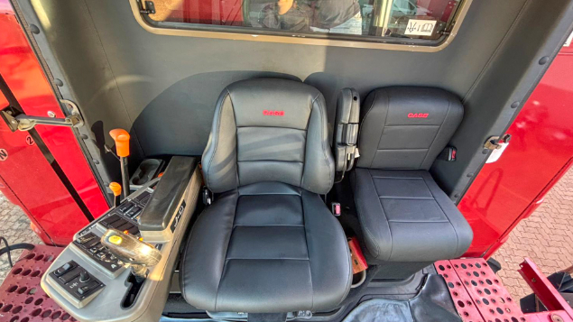 LOTE 24 - COLHEITADEIRA 2688 E PLATAFORMA 30 PÉS CASE ANO 2011