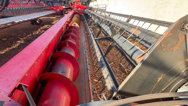 LOTE 24 - COLHEITADEIRA 2688 E PLATAFORMA 30 PÉS CASE ANO 2011