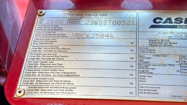 LOTE 24 - COLHEITADEIRA 2688 E PLATAFORMA 30 PÉS CASE ANO 2011