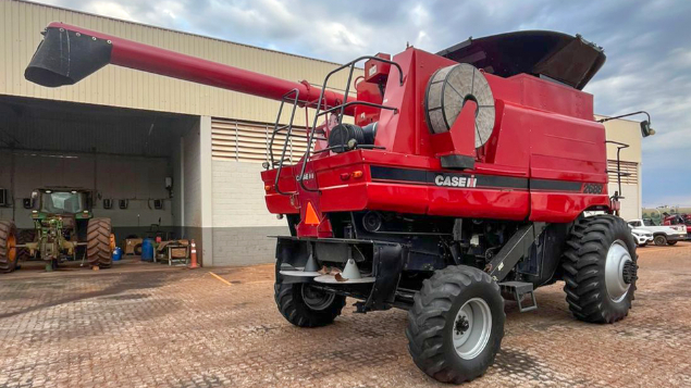 LOTE 24 - COLHEITADEIRA 2688 E PLATAFORMA 30 PÉS CASE ANO 2011