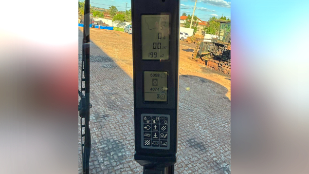 LOTE 24 - COLHEITADEIRA 2688 E PLATAFORMA 30 PÉS CASE ANO 2011