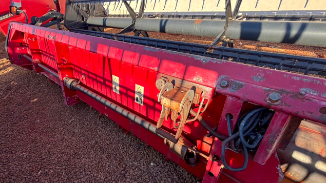 LOTE 24 - COLHEITADEIRA 2688 E PLATAFORMA 30 PÉS CASE ANO 2011