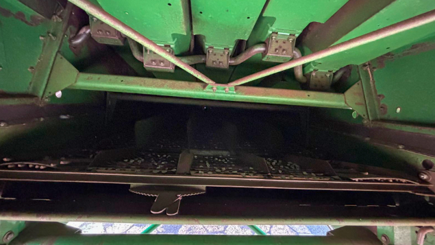 LOTE 25 - COLHEITADEIRA 1175 E PLATAFORMA 18 PÉS JOHN DEERE ANO 2012