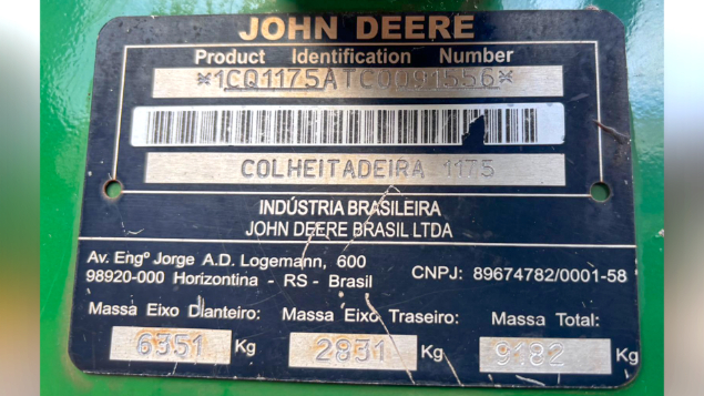 LOTE 25 - COLHEITADEIRA 1175 E PLATAFORMA 18 PÉS JOHN DEERE ANO 2012