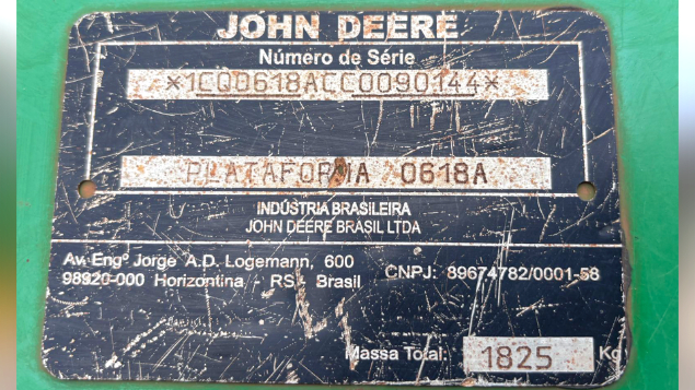 LOTE 25 - COLHEITADEIRA 1175 E PLATAFORMA 18 PÉS JOHN DEERE ANO 2012