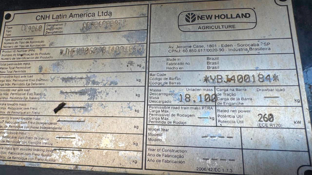 LOTE 26 - COLHEITADEIRA 9060 E PLATAFORMA 30 PÉS NEW HOLLAND ANO 2011/2012