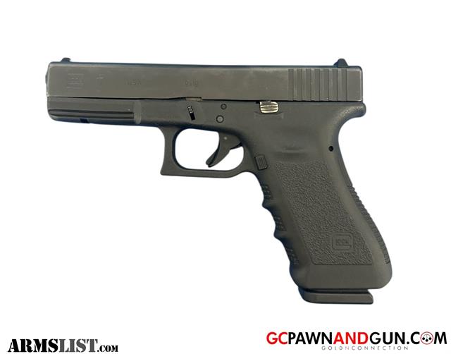 Glock 17 Gen 3 Handgun 9 MM Image