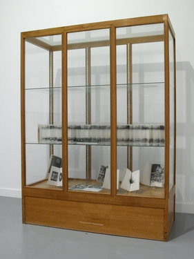 <p>Ed Ruscha Books, installation view @M HKA</p>
&#169;image: M HKA