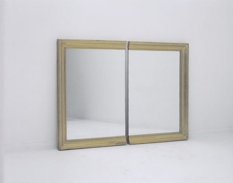 <p>&#39;Divisione e moltiplicazine dello specchio&#39;</p>
&#169;image: Syb'l. S. - Pictures