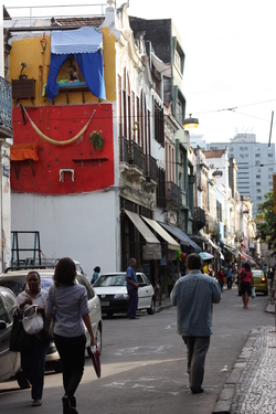 "À Parede" and the SAARA neighborhood in Rio&#169;image: Hevelin Costa