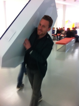 Bart Van Dijk participates in an artistic experience