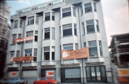 'Office Baroque': kleurenbeeld_15. Exterior view during the working process.