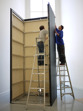 The reconstruction of Room (III)&#169;M HKA 