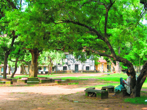 &#169;image: Goshka Macuga, 2008