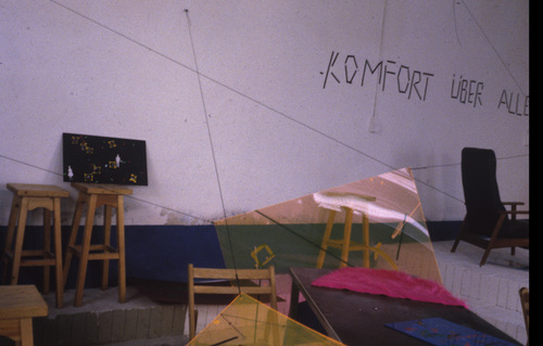 <p>Installation view</p>
&#169;image: AMVK