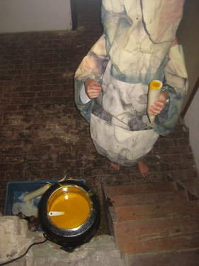<p>The Dropstein Character serves Oracle Soup during the performance &#39;You become what you&#39;ve experienced&#39;, 2013.&nbsp;</p>
&#169;image: Lieven Segers 