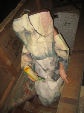 <p>The Dropstein Character serves Oracle Soup during the performance &#39;You become what you&#39;ve experienced&#39;, 2013.</p>
&#169;image: Lieven Segers 