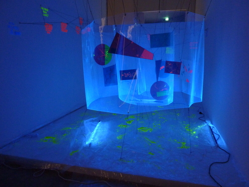 <p>Installation view</p>
&#169;image: AMVK