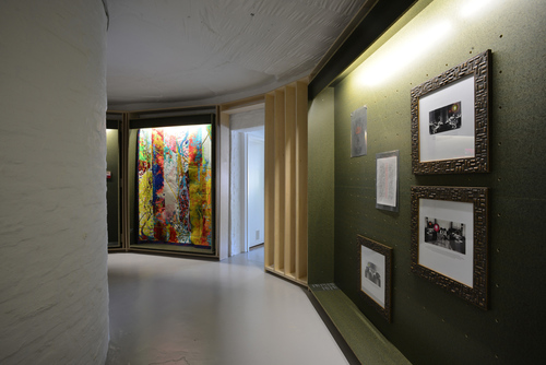 <p>Installation view</p>
&#169;image: AMVK