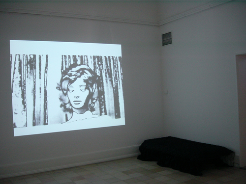 <p>Installation view</p>
&#169;image: AMVK