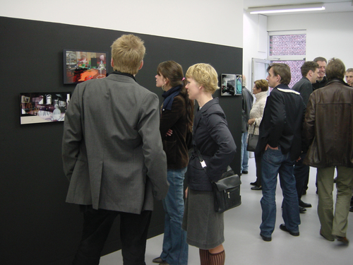 <p>Installation view</p>
&#169;image: AMVK