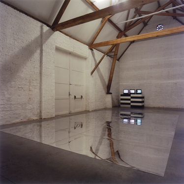<p>Installation view</p>
&#169;image: AMVK