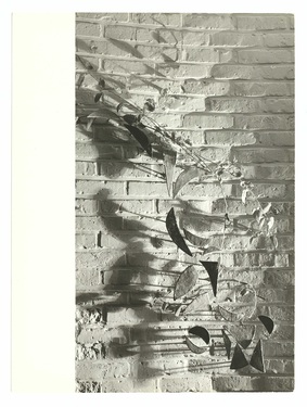 In situ photograph of a wall sculpture