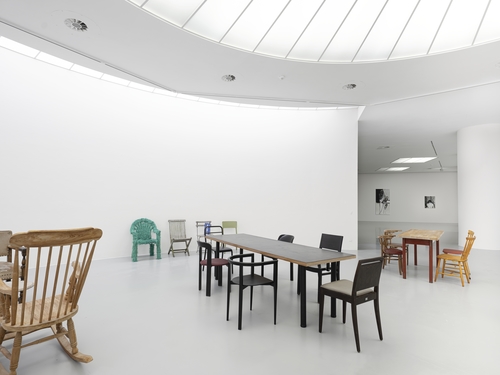 <p>Haegue Yang,&nbsp;<em>VIP&rsquo;s Union</em>, 2001-2022&nbsp;&nbsp;(installation view,<em> Museum in Motion</em>, 2022, M HKA)</p>
&#169; Haegue Yang. Photo: M HKA