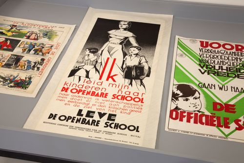 <p>Joseph van den Bergh, <em>Ik leid mijn kinderen naar de openbare school. Leve de openbare school</em> <em>(I lead my children to public school. </em><em>Long live public school)</em>, 1934<br />
</p>
© Amsab-ISG