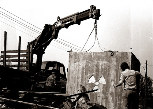 <p>Radioactief Monument (voorbereiding Grimbergen), 1976</p>
