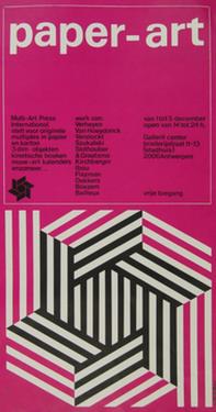 <p>Paper-art Poster<br />
Multi-Art Press Internatonal presents&nbsp;3D objects and Multiples in cardboard &amp; paper&nbsp;...<br />
Works by Verheyen, Van Hoeydonck, Verstockt, Szukalski, Slothouber &amp; Graatma, Kirchberger, Ibou, Fiszman, Dekkers, Boezem, Bailleux<br />
Design: Paul Ibou (1939 - )<br />
[01/09/1972]&ndash;[05/09/1972]</p>
&#169;Multi - Art / Paul Ibou - Courtesy of Letterenhuis / Stad Antwerpen