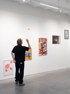 <p>Walter Swennen, <i>Zonder titel (Manivelle), 1986&nbsp;</i>(installation view&nbsp;<i>EXTRA MUROS: M HKA On the spot</i>, PLUS-ONE Projects, Antwerp, 9/05/2026 – 30/06/2026)</p>© the artist — photo: M HKA, 2026