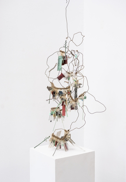 <p>Koen Theys, <i>Personal Odradek</i>, 1997 (installation view <i>EXTRA MUROS: M HKA On the spot</i>, Eva Steynen Gallery, Antwerp, 9/05/2026 – 30/06/2026)</p>© Koen Theys/SABAM Belgium — photo: M HKA, 2026