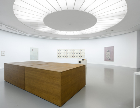 <p>Vaast Colson, <i>Helena Sculpture</i>, 2006 (installation view&nbsp;<i>Ongoing</i>, M HKA, Antwerp, 2026)</p>©Vaast Colson — image: M HKA