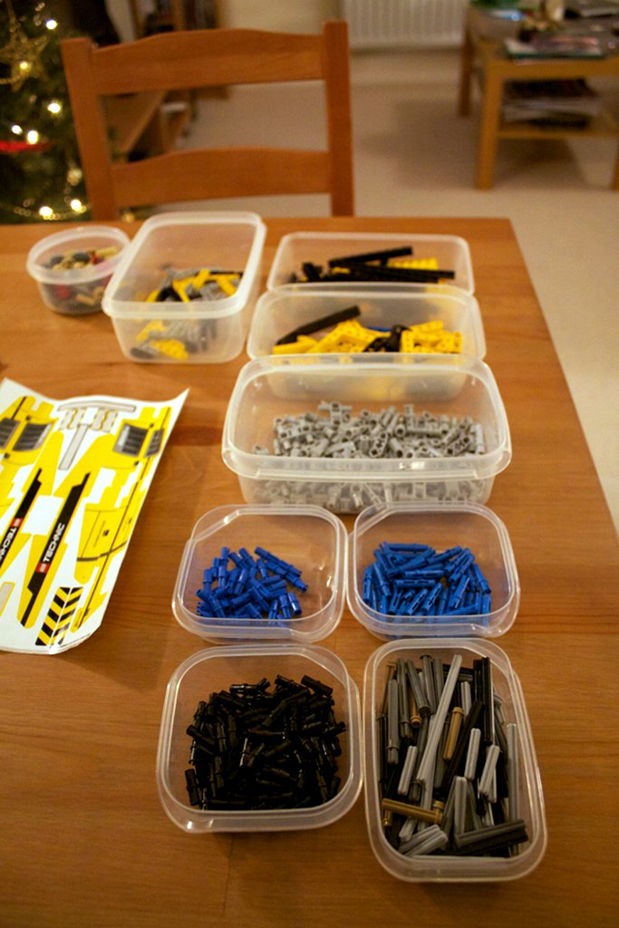Lego 8043 excavator piece separation close-up