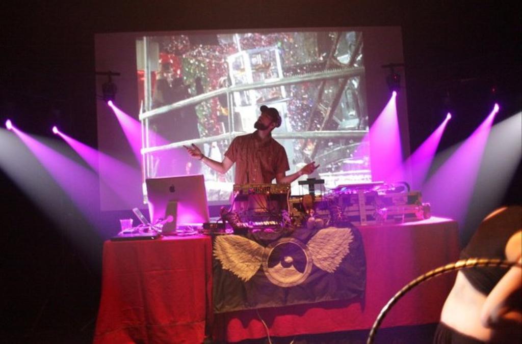 Center vintage farmville Rollins's  2 George at guitar Midlothian Guitar Bio