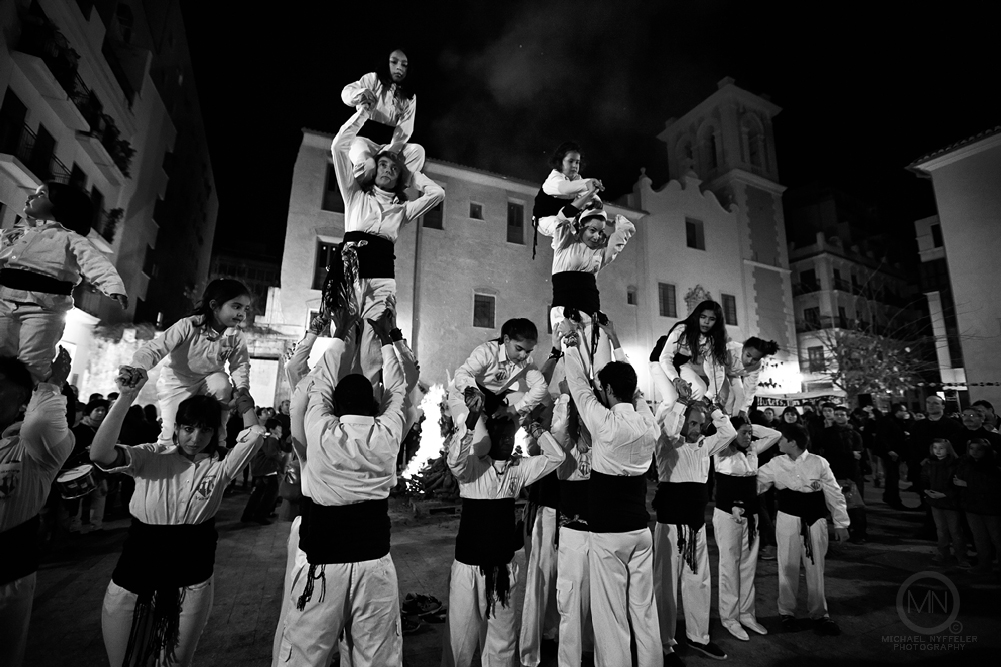 VLNC fire 5357 Edit Edit web Photo Essay   Foguera Dels Velluters 2012   Bonfire in the Plaza del Pilar 