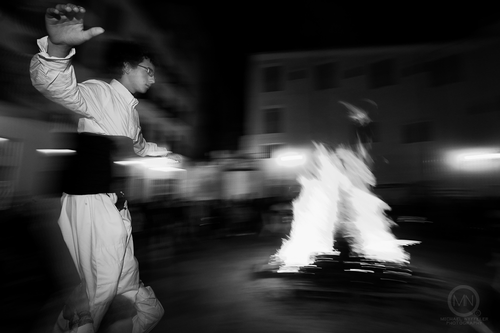 VLNC fire 5411 Edit web Photo Essay   Foguera Dels Velluters 2012   Bonfire in the Plaza del Pilar 